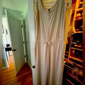 Vuori jogger jumpsuit, size M, stone color